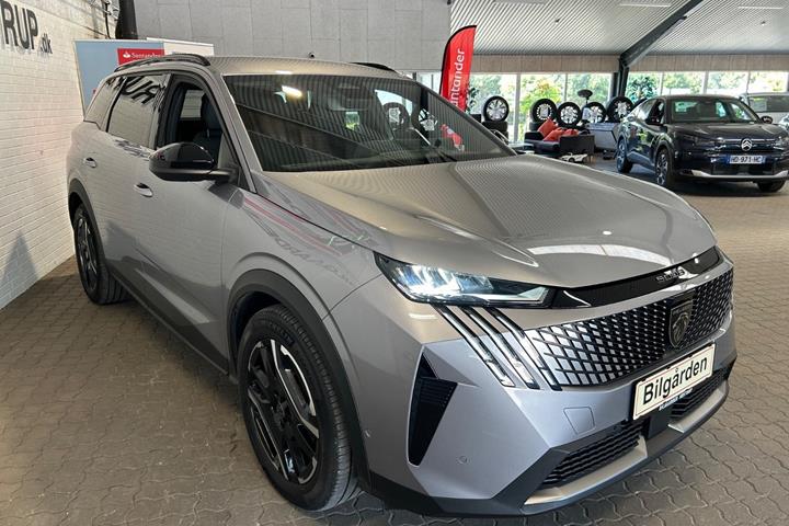 Grå Peugeot e-5008 fra 2025