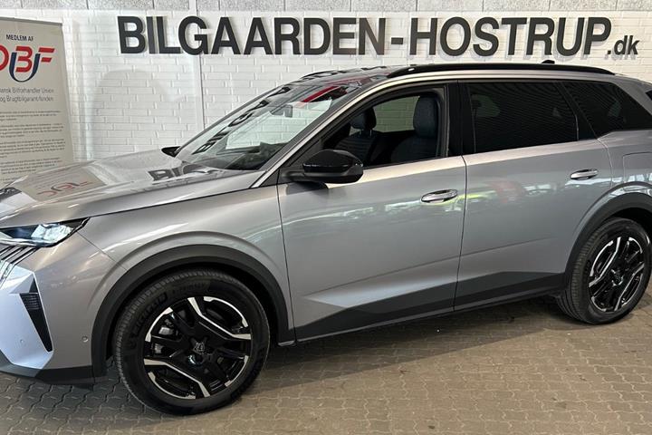 Grå Peugeot e-5008 fra 2025