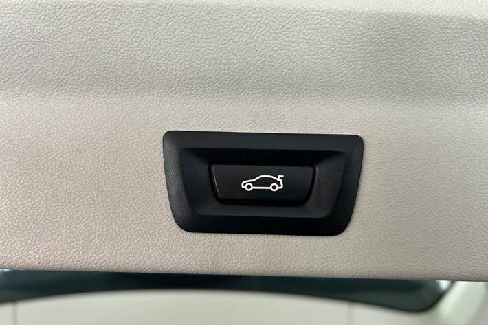 Grå BMW X3 fra 2018