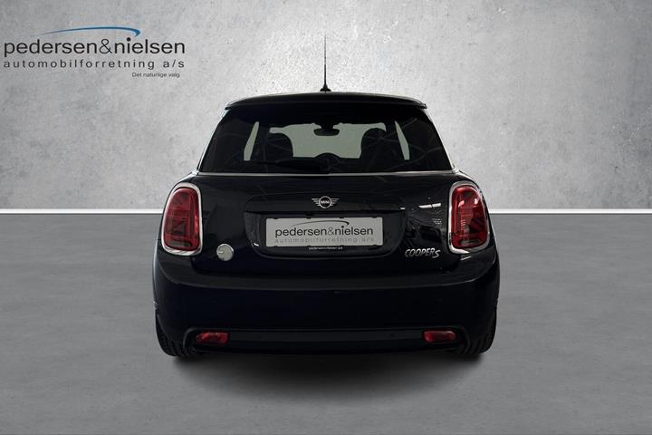 Blå Mini Cooper fra 2023