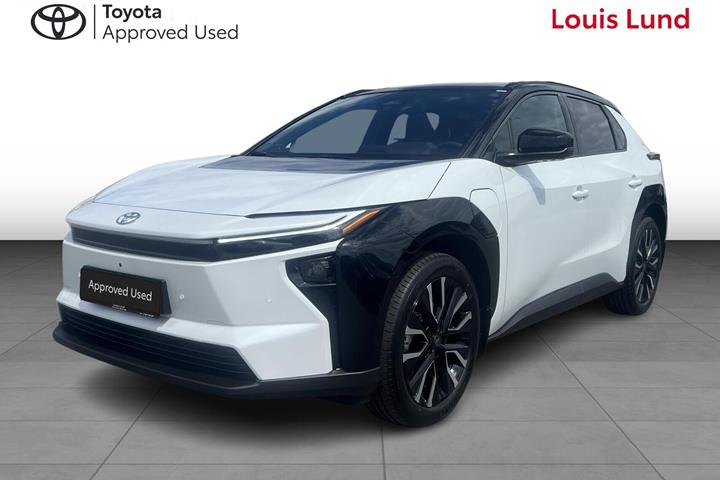 Hvid Toyota BZ4X fra 2026 set udefra