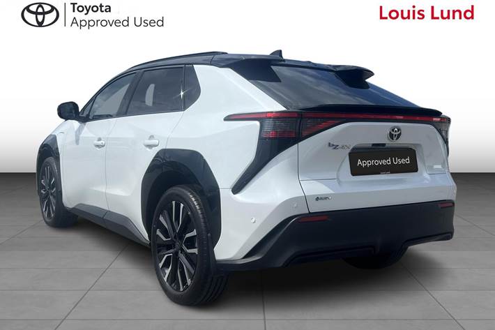 Hvid Toyota BZ4X fra 2026