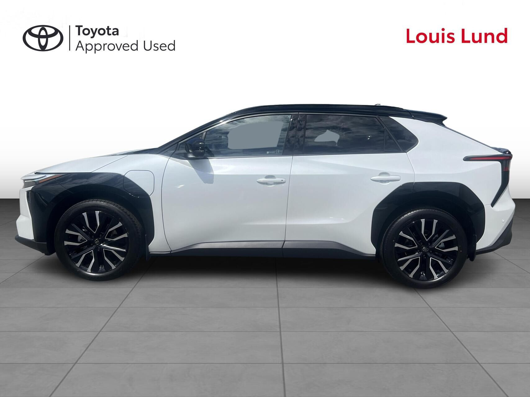 Hvid Toyota BZ4X fra 2026