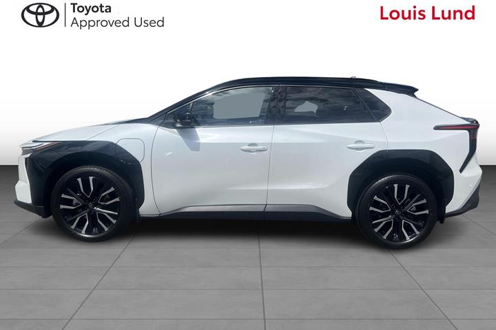 Hvid Toyota BZ4X fra 2026