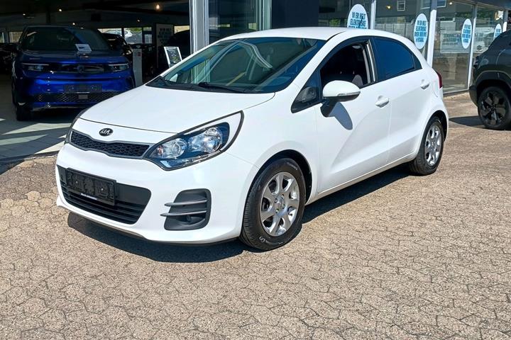 Hvid Kia Rio fra 2015