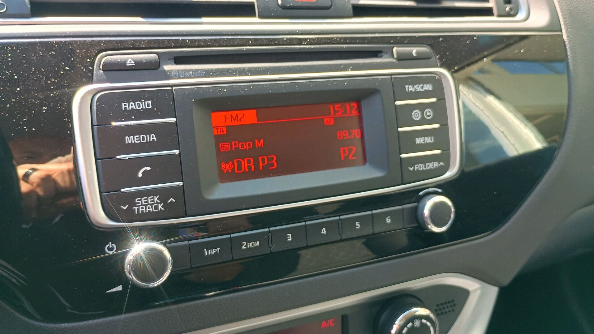 Hvid Kia Rio fra 2015