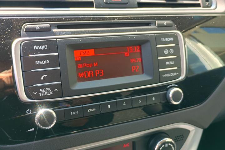 Hvid Kia Rio fra 2015