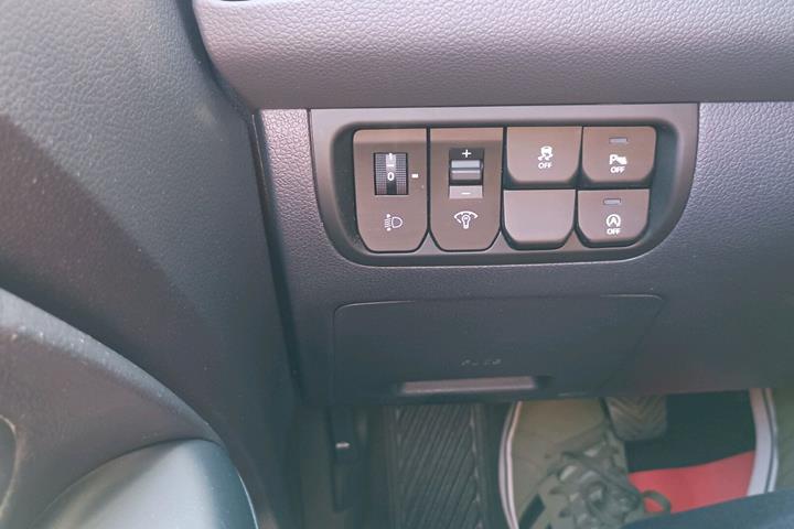 Hvid Kia Rio fra 2015