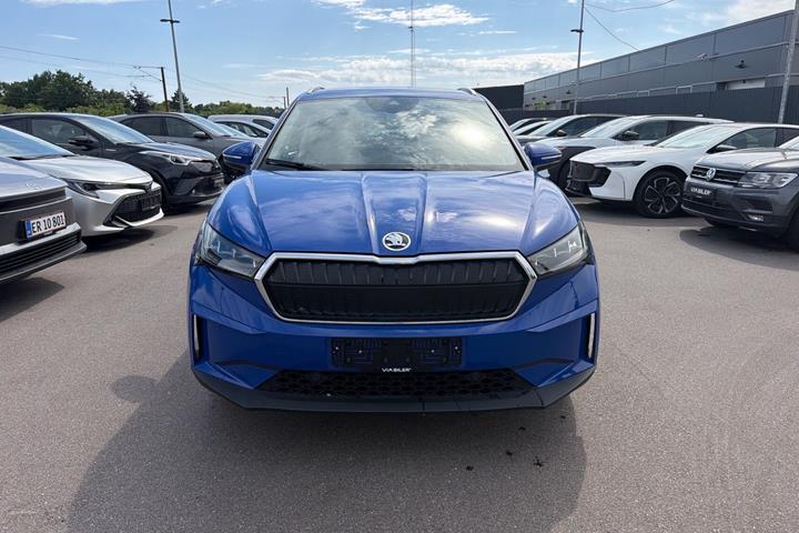 Blå Skoda Enyaq fra 2021