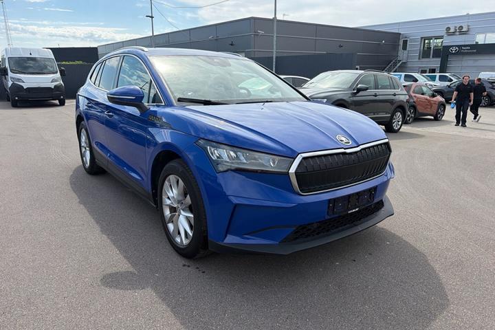Blå Skoda Enyaq fra 2021