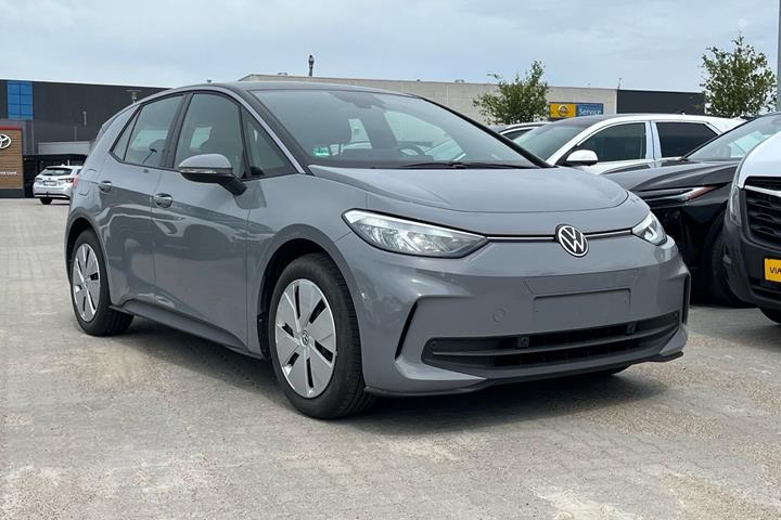 Grå VW ID.3 fra 2024 set udefra