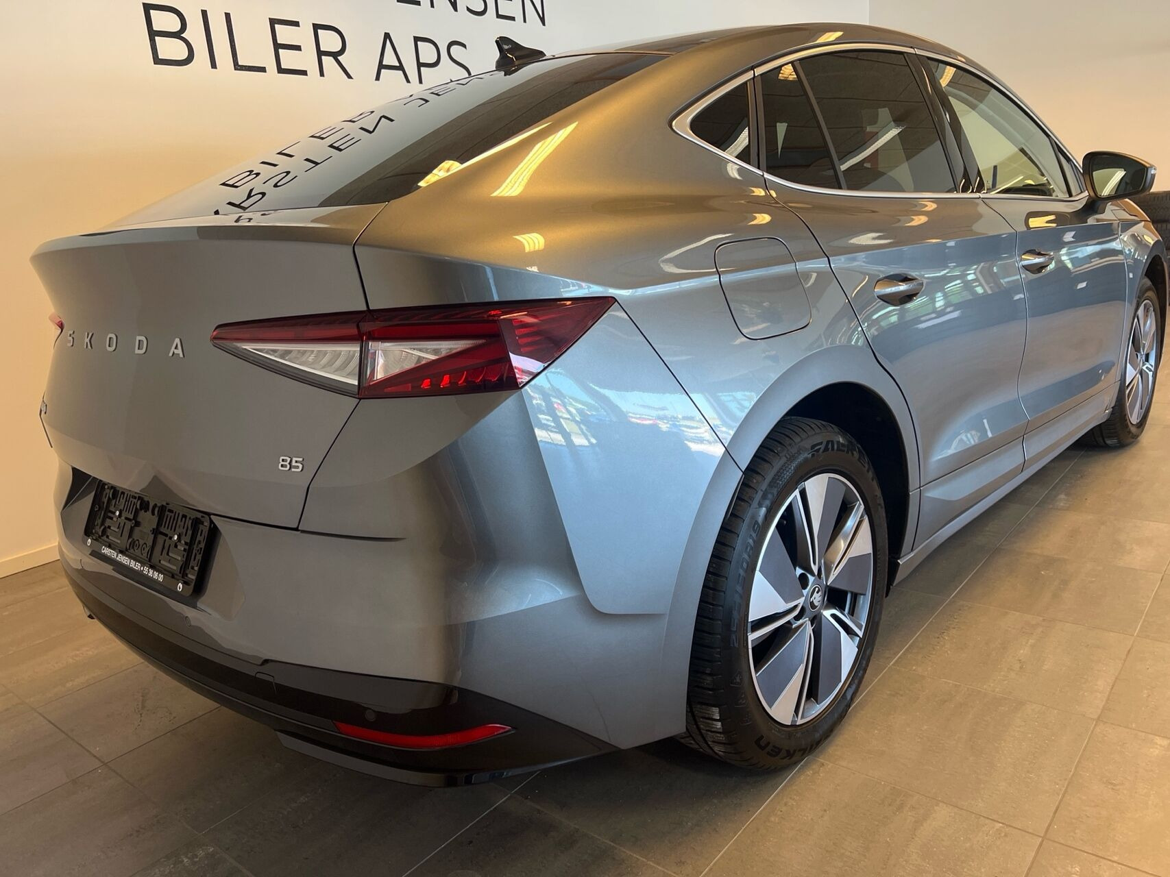 Grå Skoda Enyaq fra 2025