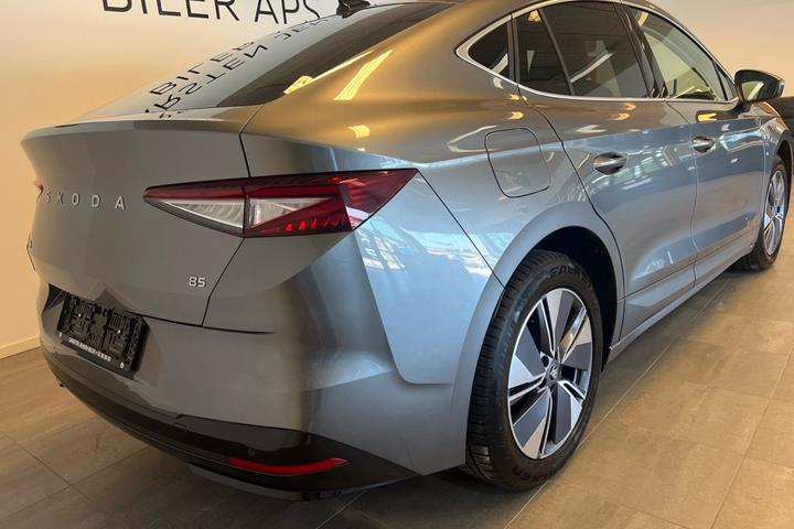Grå Skoda Enyaq fra 2025