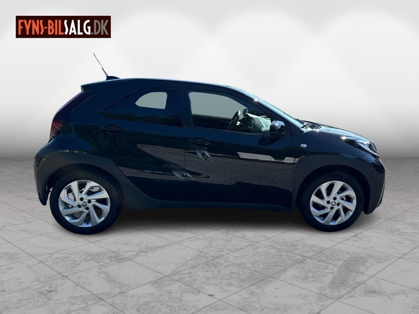 Sort Toyota Aygo X fra 2025