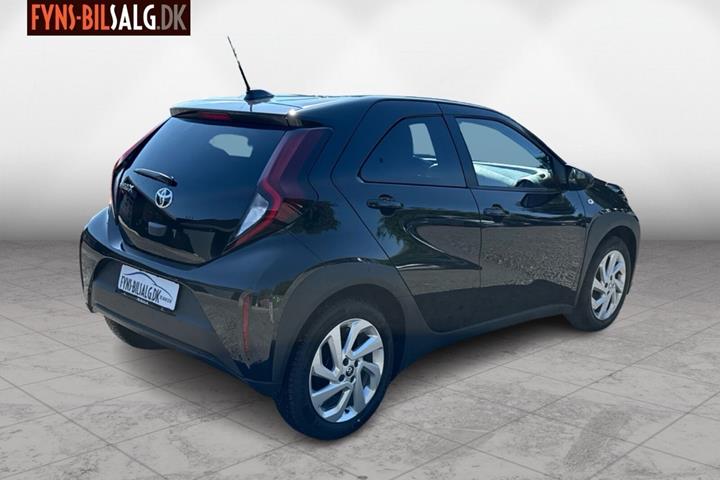 Sort Toyota Aygo X fra 2025