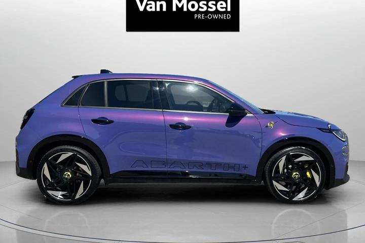 Lilla Abarth 600e fra 2025