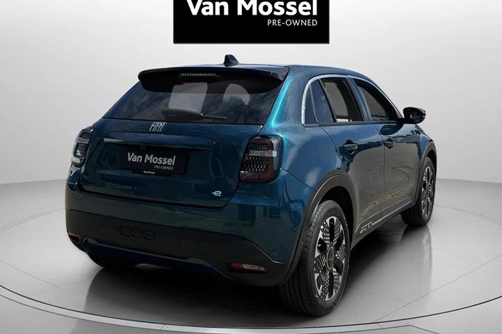 Sort Fiat 600e fra 2025