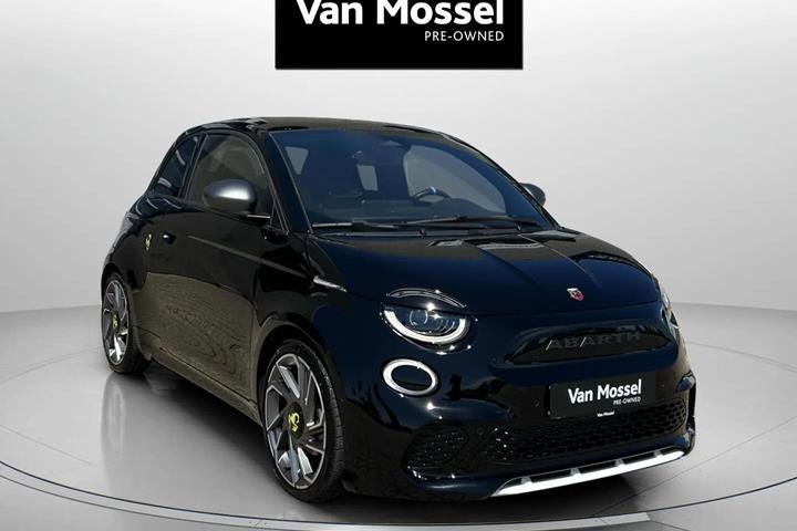 Sort Abarth 500e fra 2024