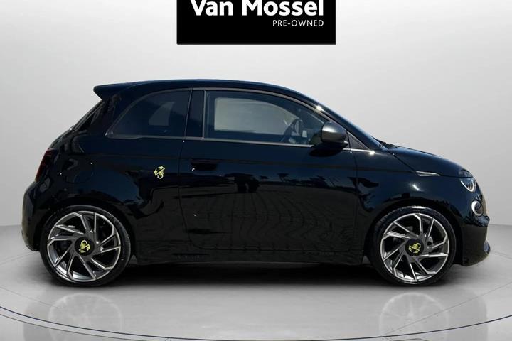 Sort Abarth 500e fra 2024