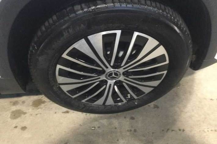 Hvid Mercedes EQA250+ fra 2024