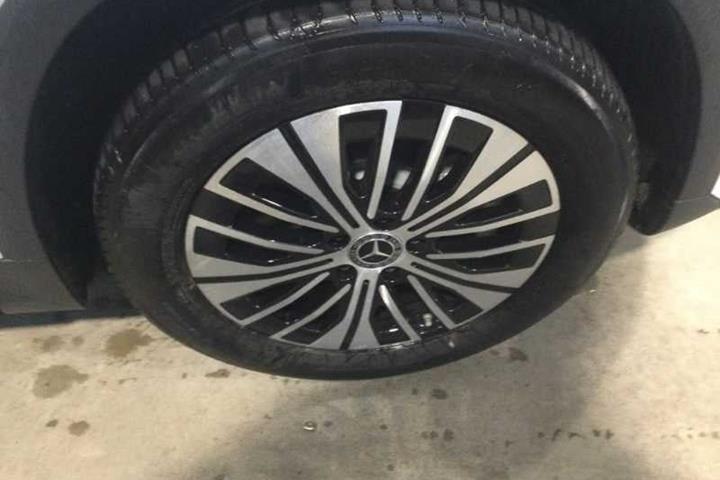 Hvid Mercedes EQA250+ fra 2024