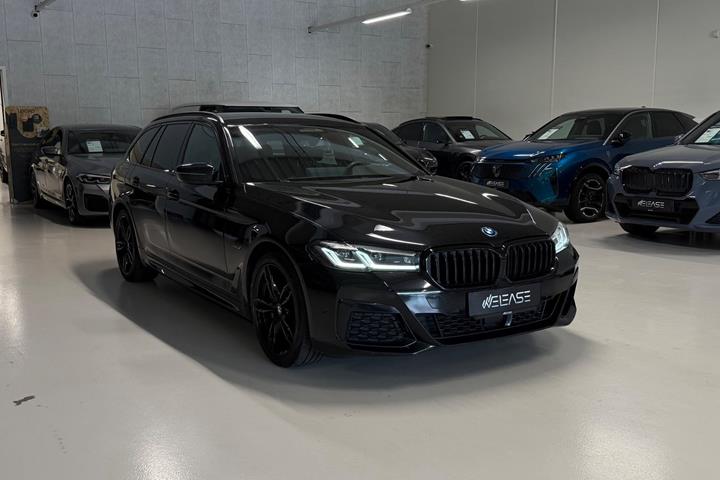 Sort BMW 530e fra 2022