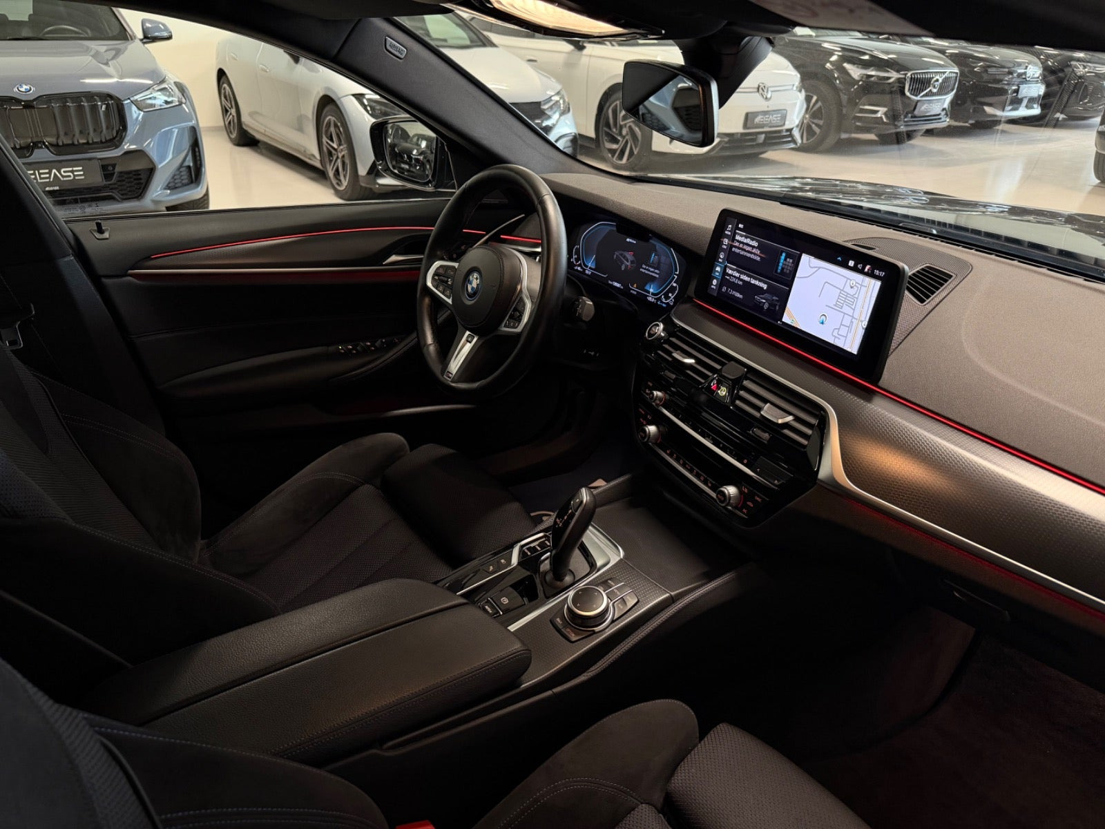 Sort BMW 530e fra 2022