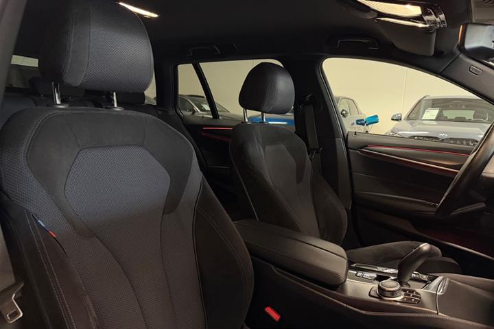 Sort BMW 530e fra 2022