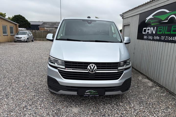 Sølv VW Transporter fra 2021