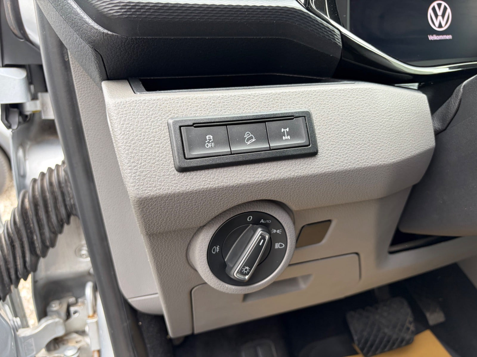 Sølv VW Transporter fra 2021