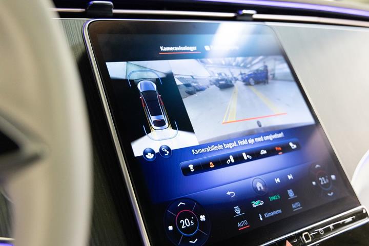 Sort Mercedes EQS450+ fra 2022