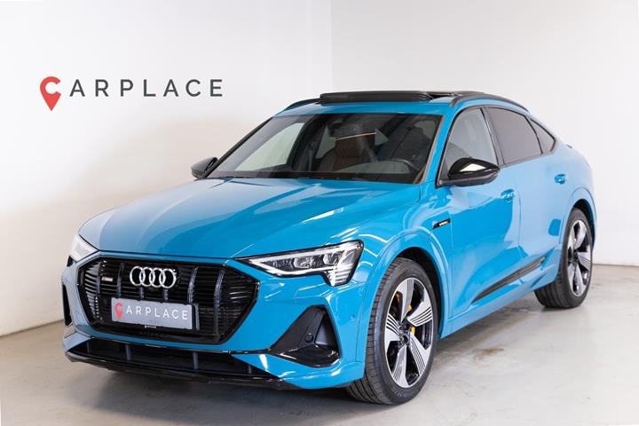 Blå Audi e-tron fra 2021