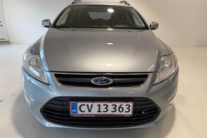 Sølv Ford Mondeo fra 2011