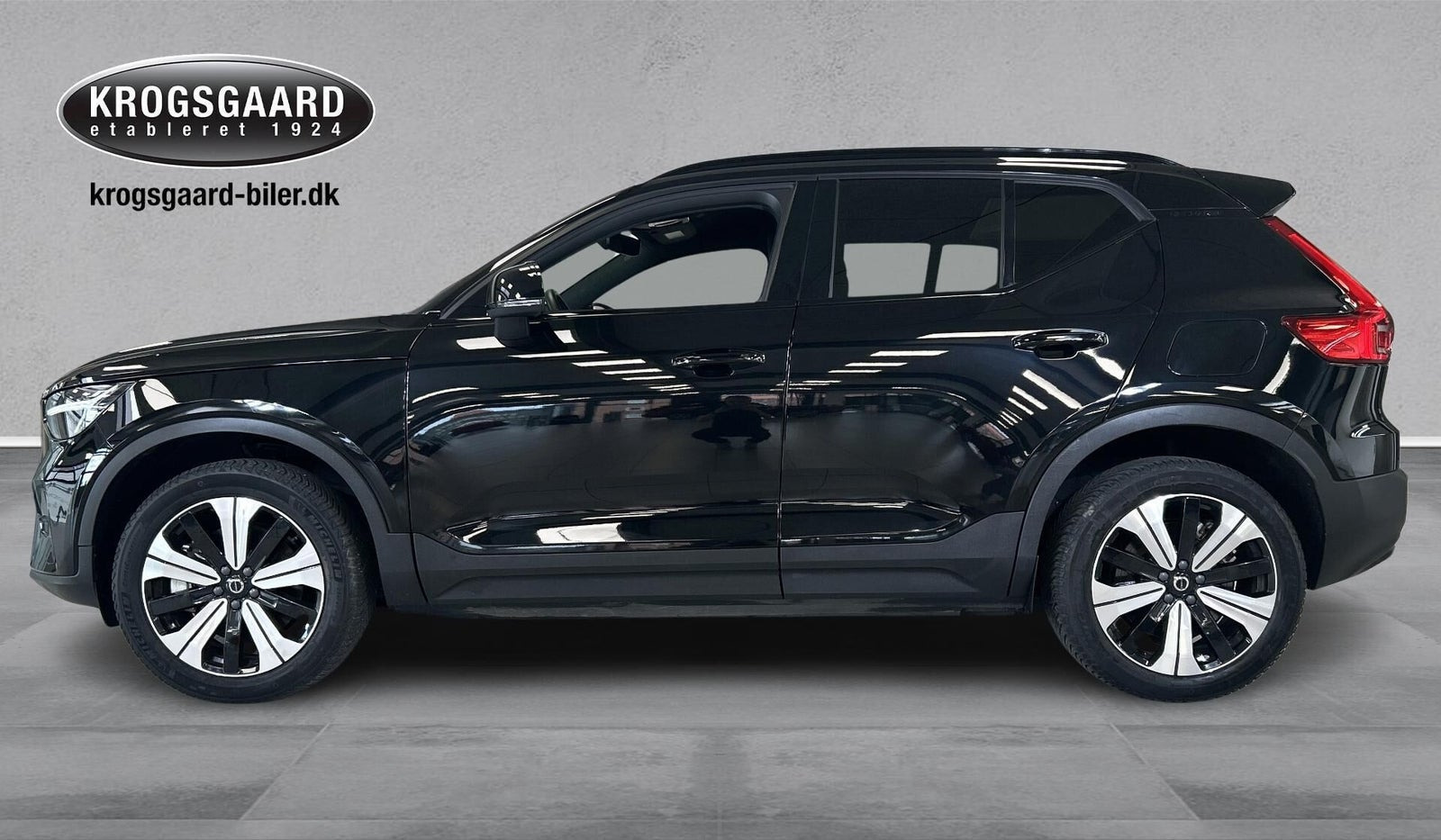 Sort Volvo XC40 fra 2023