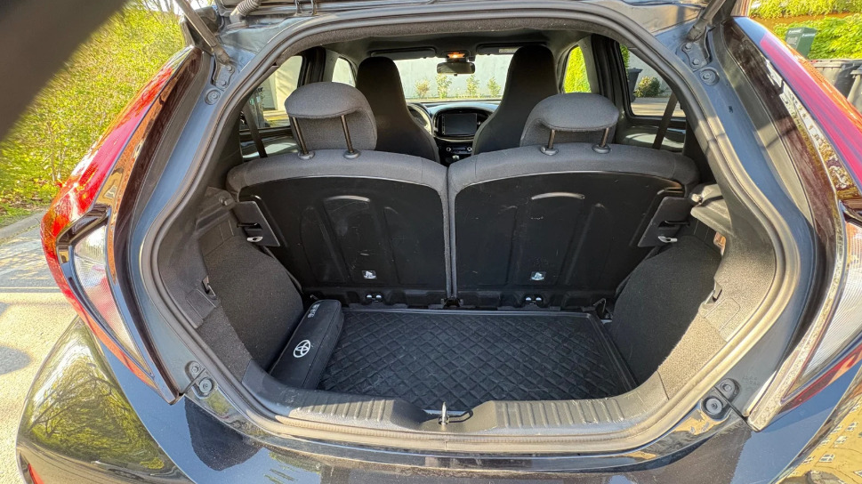 Grøn Toyota Aygo X fra 2023