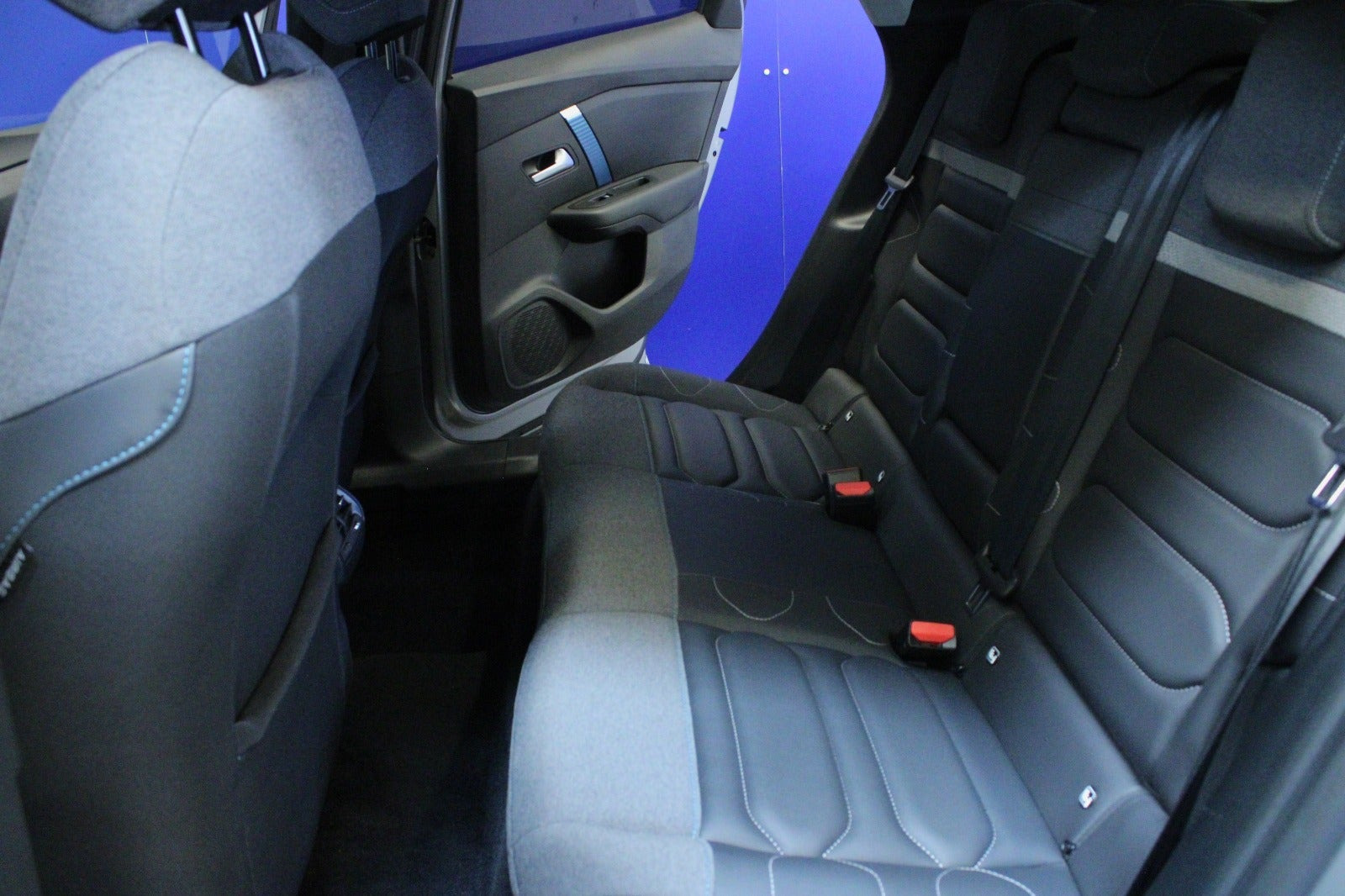 Sølv Citroën ë-C4 fra 2023