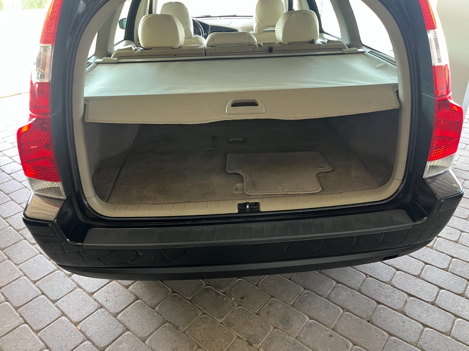 Sort Volvo V70 fra 2006