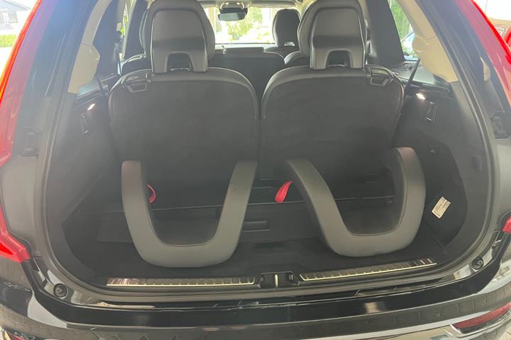 Sort Volvo XC90 fra 2022