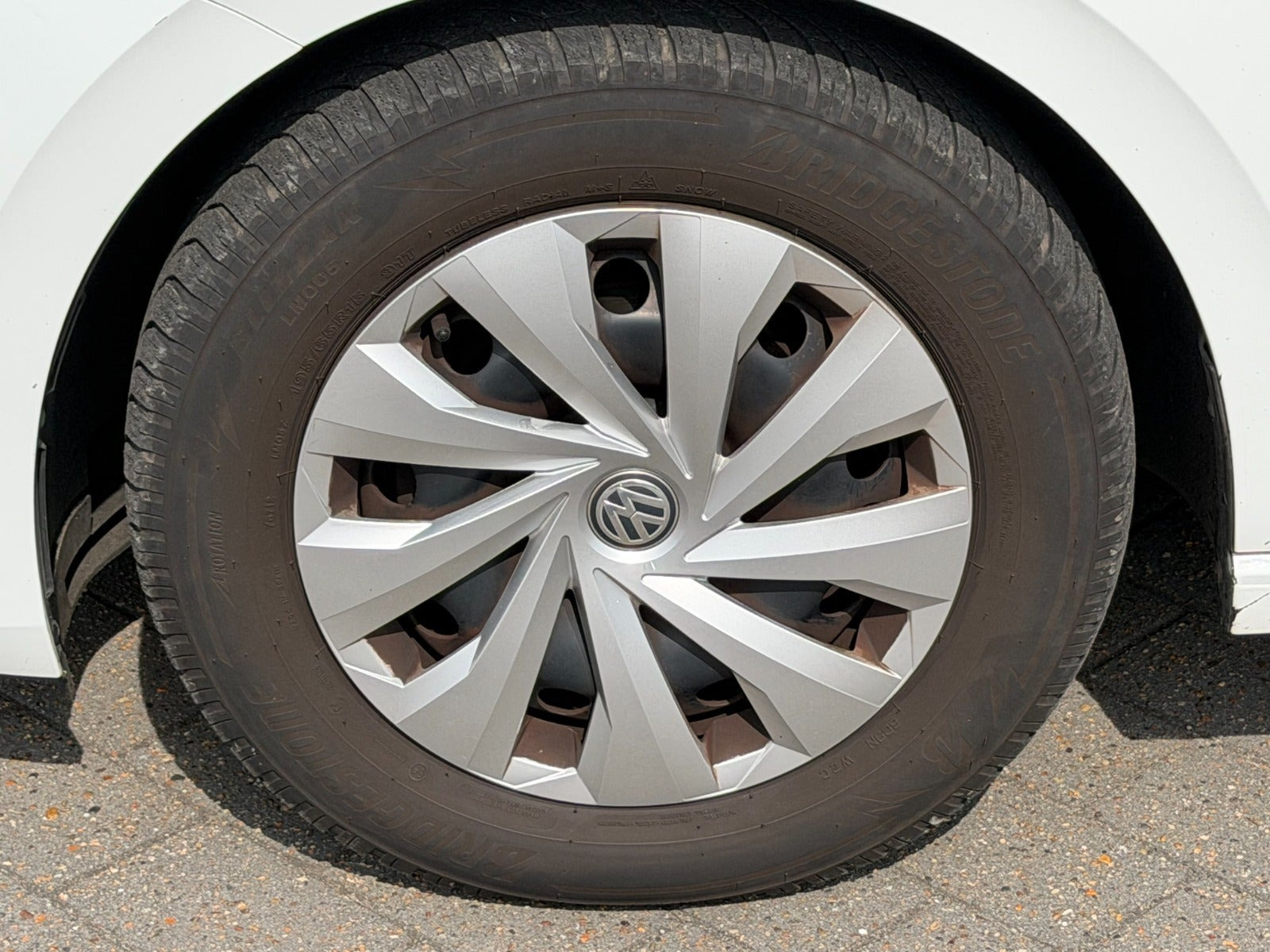 Hvid VW Polo fra 2020