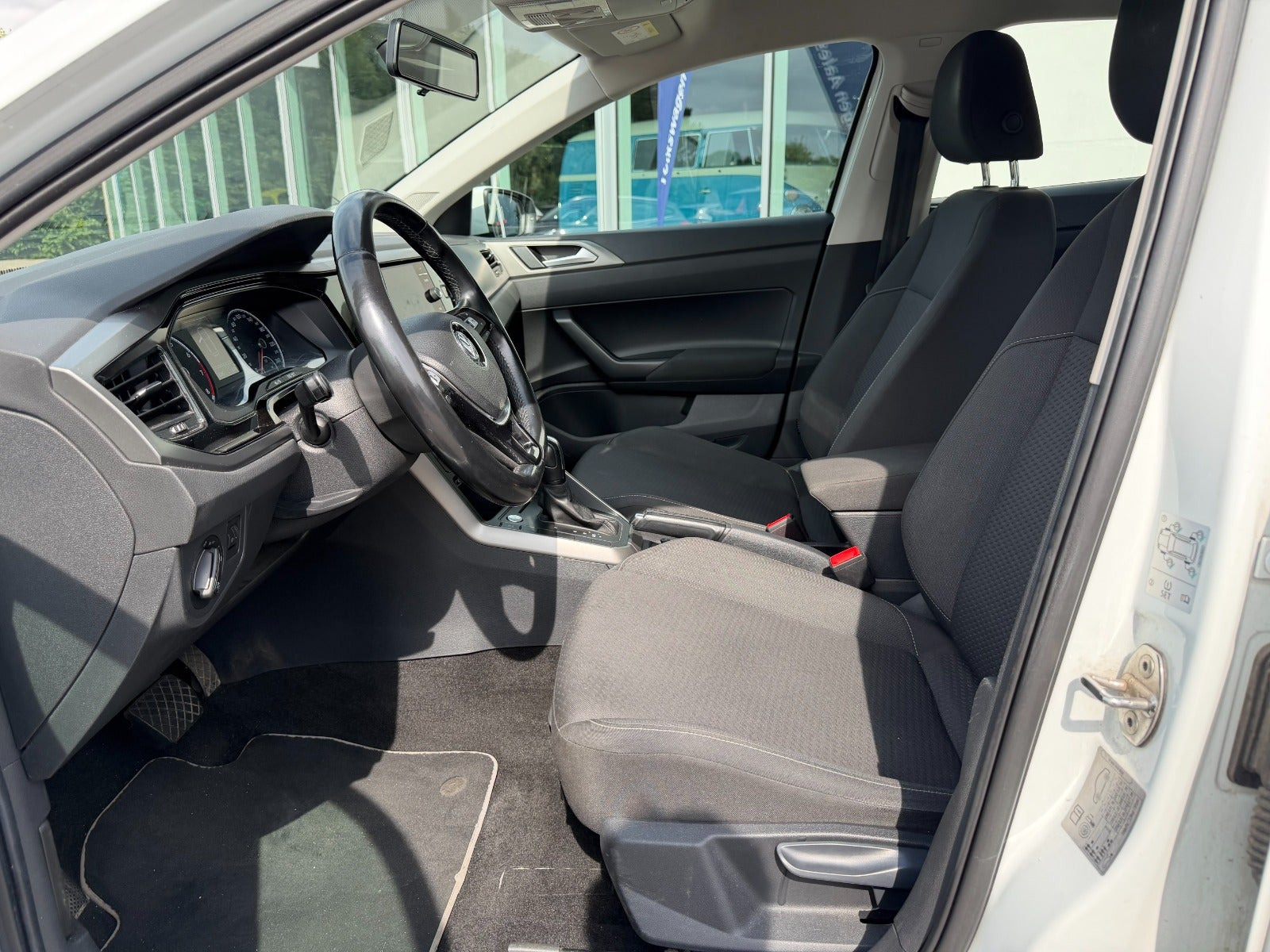 Hvid VW Polo fra 2020