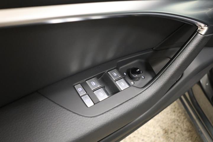 Grå Audi A6 fra 2021