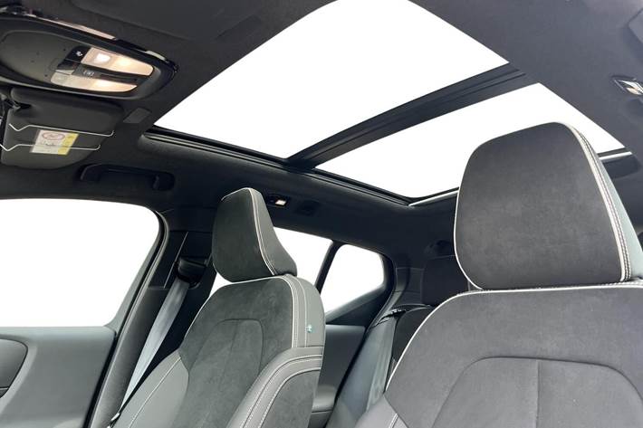 Grøn Volvo EX40 fra 2026