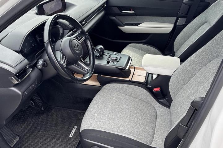 Hvid Mazda MX-30 fra 2022