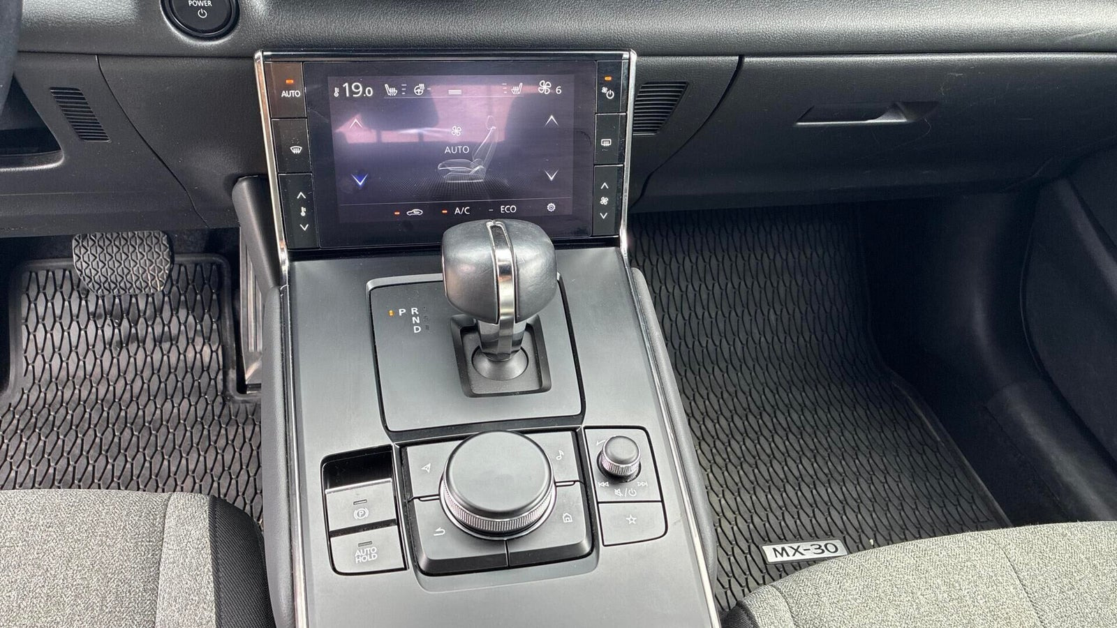Hvid Mazda MX-30 fra 2022
