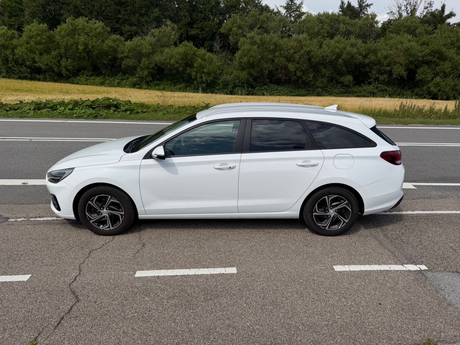 Hvid Hyundai i30 fra 2021