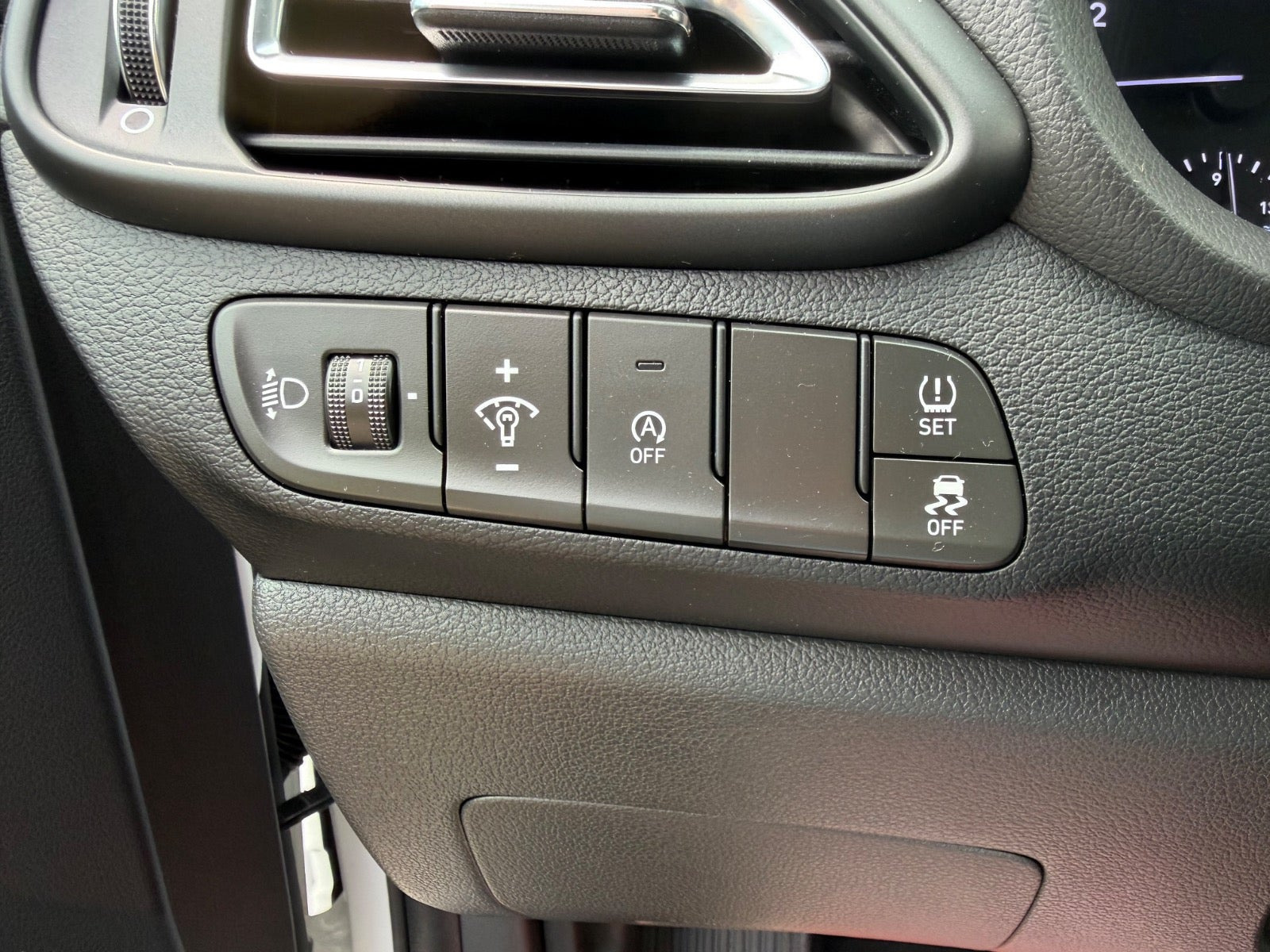 Hvid Hyundai i30 fra 2021