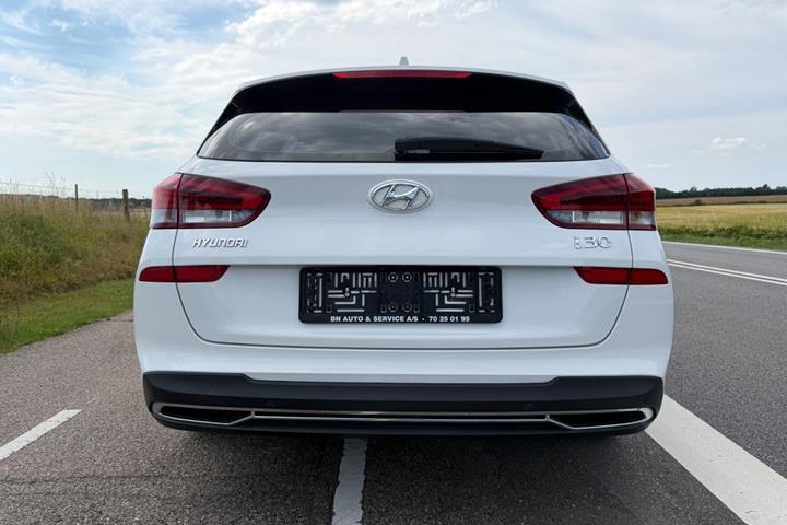 Hvid Hyundai i30 fra 2021