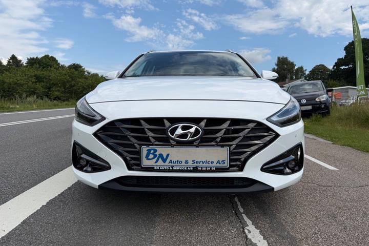 Hvid Hyundai i30 fra 2021