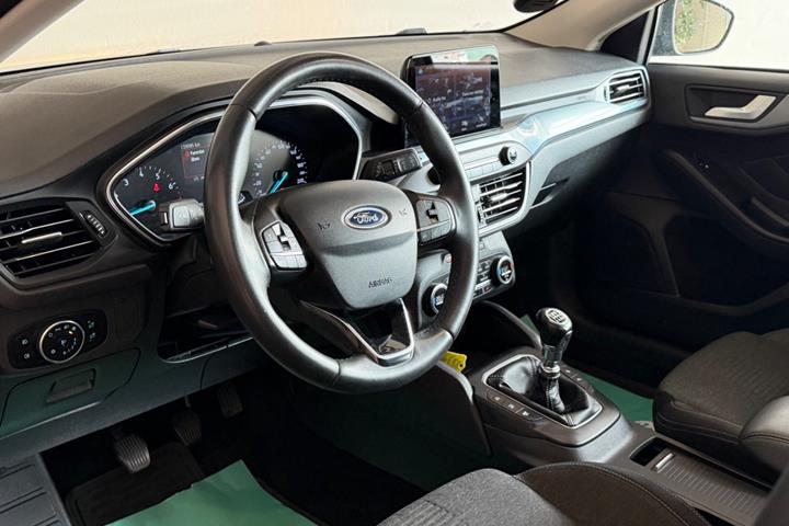 Grå Ford Focus fra 2019