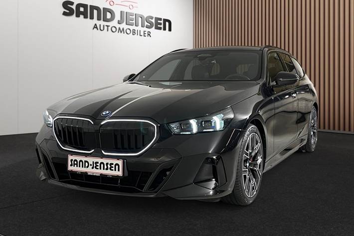 Sort BMW i5 fra 2026